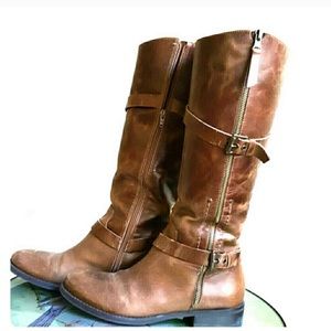 Matisse Militia Distressed Riding Book